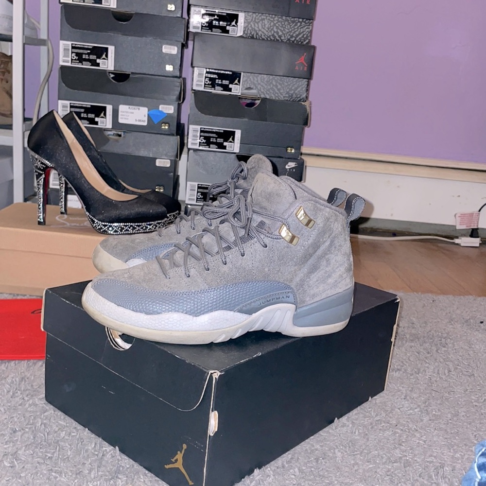 Air Jordan 12 Wolf Grey GS - size 4.5